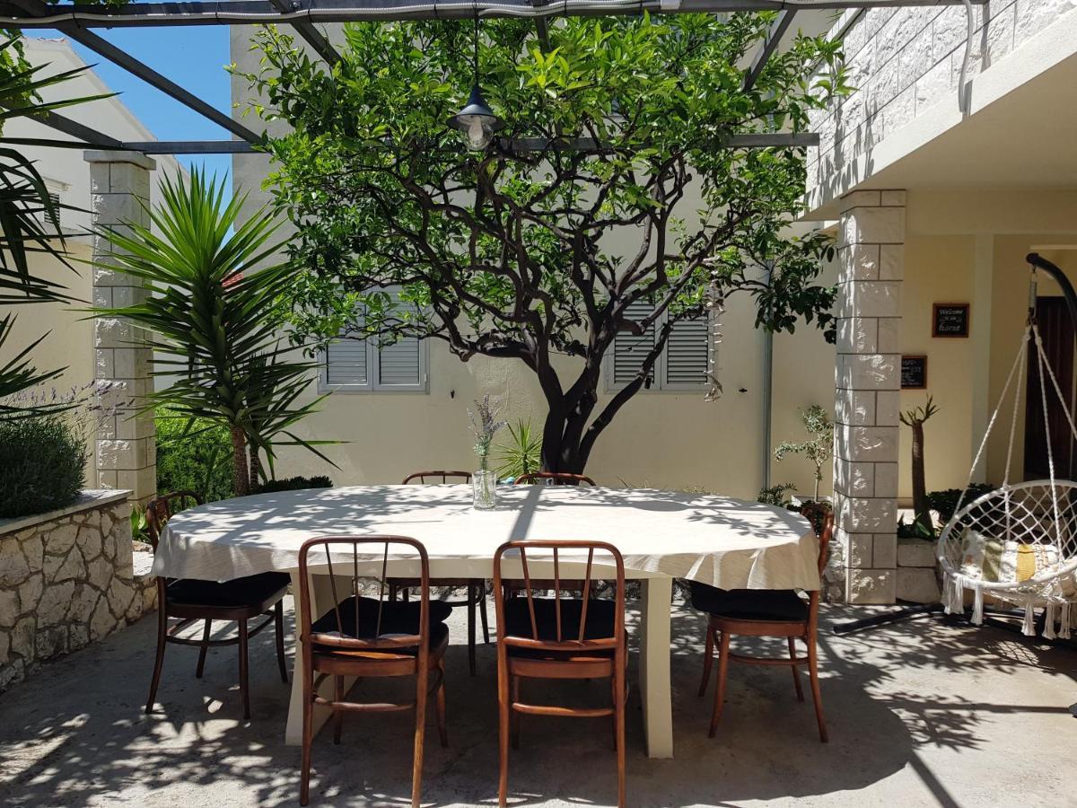 Apartments Huljic Hvar Town Exterior photo